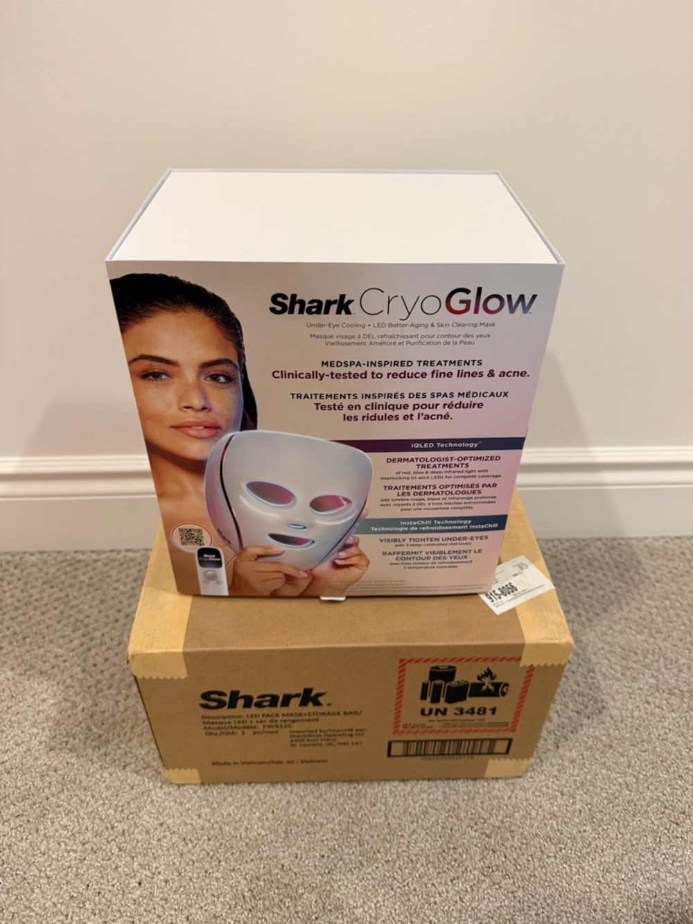 Shark CryoGlow LED Facial Mask - White and Purple